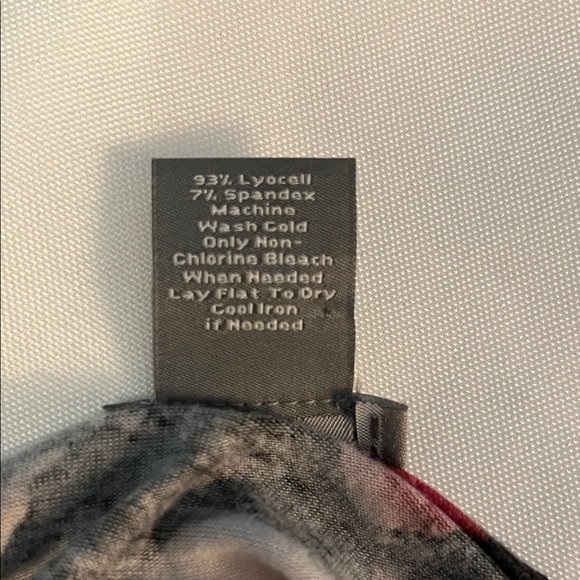 Ann Taylor Floral Black, Magenta and Copper Women's Top - Picture 5 of 5